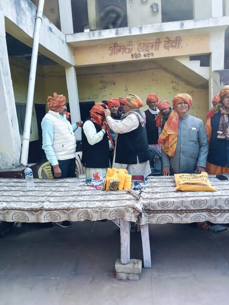 आगरा: प्रगतिशील जाट महासभा ने लक्ष्मी देवी पब्लिक इण्टर कॉलेज में गणतंत्र दिवस बड़ी धूमधाम से मनाया