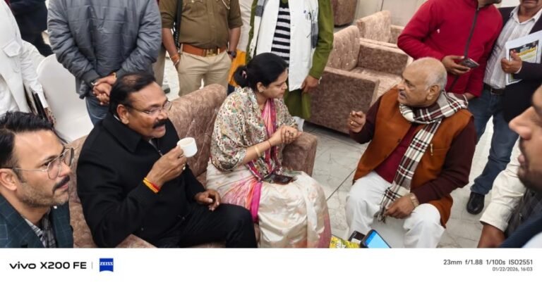 27 साल की मांग अब निर्णायक मोड़ पर: आगरा में यूपी बोर्ड क्षेत्रीय कार्यालय की मांग तेज, सांसद-जिला पंचायत अध्यक्ष से मुलाकात