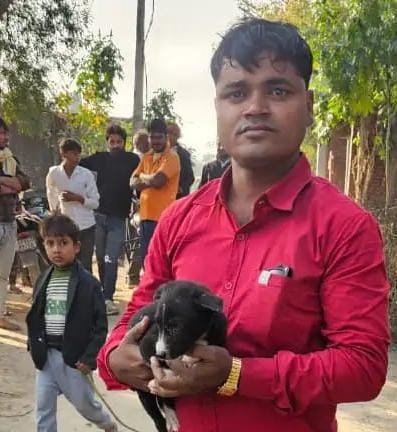 फतेहाबाद में मानवता की मिसाल: 40 फीट गहरे बोरवेल में गिरे कुत्ते के बच्चे को पुलिस ने सकुशल निकाला