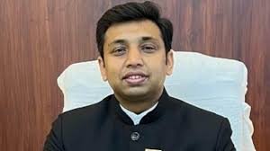 आगरा: जनशिकायतों के फर्जी निस्तारण पर DM सख्त, 11 अधिकारियों को कारण बताओ नोटिस जारी