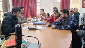 आगरा में संपूर्ण समाधान दिवस: DM अरविन्द मल्लप्पा बंगारी ने सुनी 104 शिकायतें, 8 का मौके पर ही किया निस्तारण, अधिकारियों को दिए निर्देश