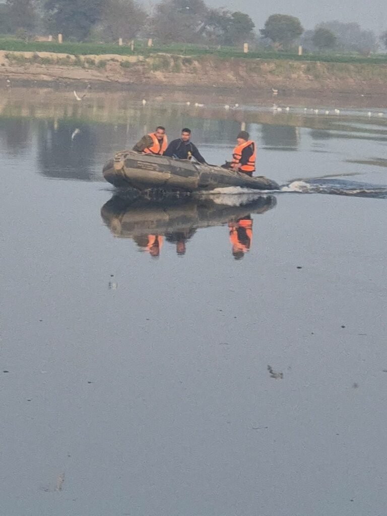 फतेहाबाद में यमुना पुल से युवक ने लगाई छलांग, घरेलू विवाद की आशंका; रेस्क्यू ऑपरेशन जारी