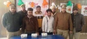 होटल बार के वेटरों ने की 1 लाख की लूट, पुलिस ने 24 घंटे में किया खुलासा, एक आरोपी शातिर अपराधी