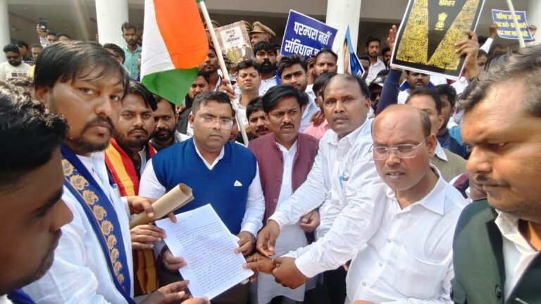 सरदार सेना, भीम आर्मी ने सौंपा पत्र, पीड़ित परिवार को न्याय, दोषियों के गिरफ्तारी की मांग