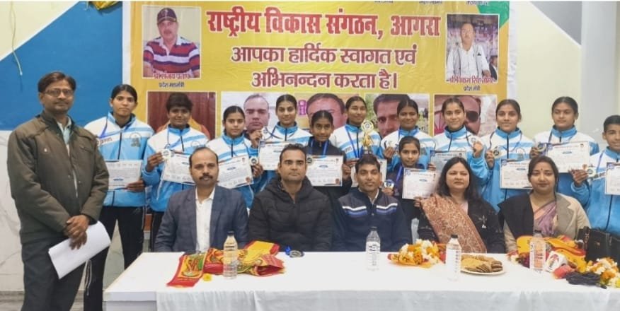 के. के. पैंथर्स की टीम का सम्मान ।