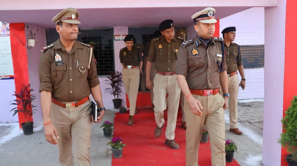 मथुरा में पुलिस सिस्टम होगा हाईटेक,डीआईजी शैलेश पांडे ने किया दो दिवसीय निरीक्षण
