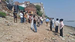 आगरा: यमुना से भैंस निकालने गई नगर निगम टीम पर पथराव! चालक गंभीर घायल, चार नामजद पर दर्ज हुई FIR