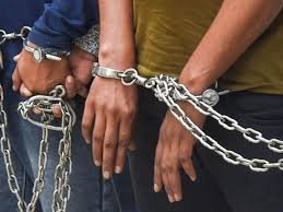 आगरा में दीवार काटकर चोरी करने वाले अंतरराज्यीय गिरोह का पर्दाफाश! फतेहाबाद पुलिस ने 3 बदमाश गिरफ्तार, 2.5 किलो कॉपर और सोने-चांदी के गहने बरामद