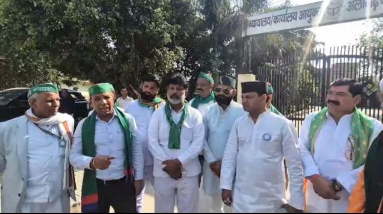 आरएसपी अध्यक्ष पंकज धवरिया के समर्थन में किसानों ने सौंपा ज्ञापन, आंदोलन की दी चेतावनी