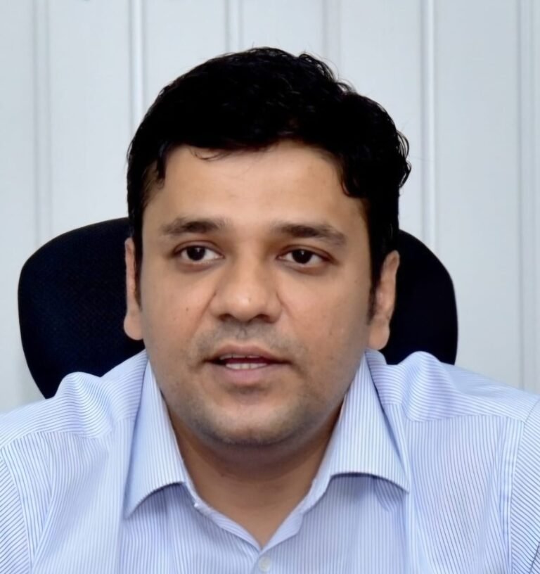 डीएम ने की जल जीवन मिशन के कार्यों की समीक्षा: 90 प्रतिशत तक पूर्ण परियोजनाओं पर विशेष फोकस कर जलापूर्ति के दिए निर्देश