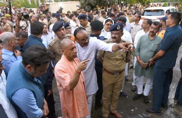 लखनऊ में अग्निकांड पर शोक व्यक्त, घायलों के शीघ्र स्वास्थ्य लाभ की कामना