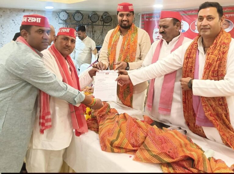 प्रमोद वर्मा को समाजवादी पार्टी युवा जनसभा का ब्लॉक अध्यक्ष बनाए जाने पर समर्थको ने जताया हर्ष दी बधाई