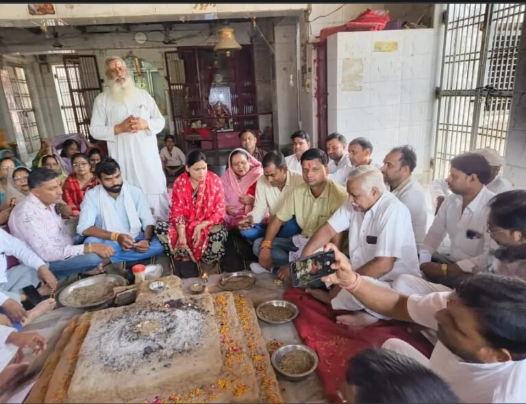 मोदी सरकार के 12 वर्ष पूरे भाजपा कार्यकर्ताओं ने हवन पूजन का आयोजन कर मोदी जी के उज्जवल भविष्य और देश की उन्नति की की कामना