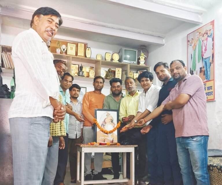 सीकरी अखिल भारतीय जाट महासभा कार्यालय पर मनाया आगरा विजय दिवस, वीर योद्धा महाराजा सूरजमल को किया नमन