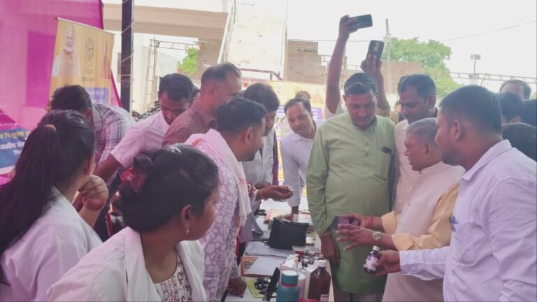 मोदी सरकार के 12 वर्ष पूरे होने पर फतेहाबाद में लगा शिविर, 18 विभागों ने दी योजनाओं की जानकारी