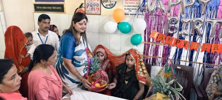 उत्तर प्रदेश राज्य महिला आयोग की अध्यक्ष डॉ. बबीता सिंह चौहान ने सामुदायिक स्वास्थ्य केंद्र का किया निरीक्षण