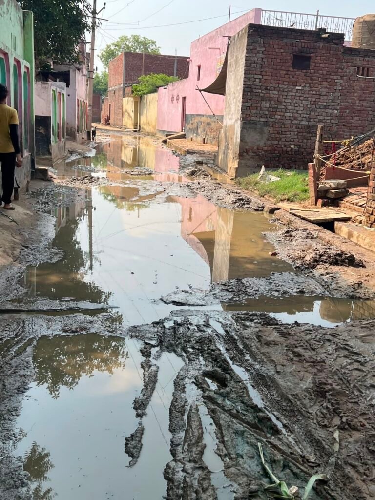 400 साल पुराने तालाब पर कब्जे का आरोप, मुख्यमंत्री से लगाई गुहार