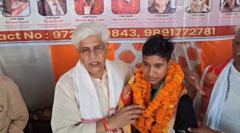 अहिल्याबाई होल्कर द्वार का हुआ लोकार्पण, एमएलसी ऋषिपाल सिंह ने बेटियों के सम्मान में की बड़ी घोषणा