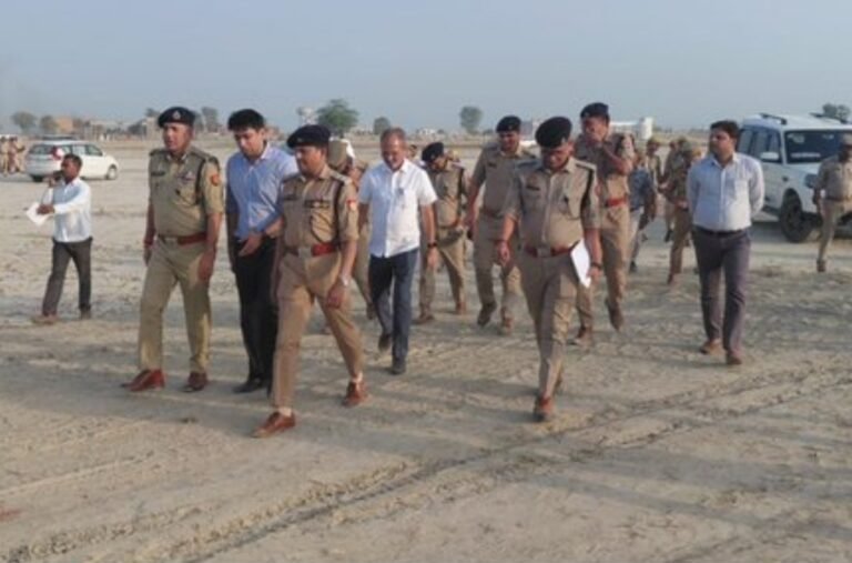 मुख्यमंत्री योगी आदित्यनाथ के हाथरस दौरे की तैयारियां तेज, एडीजी आगरा जोन ने किया कार्यक्रम स्थल का निरीक्षण