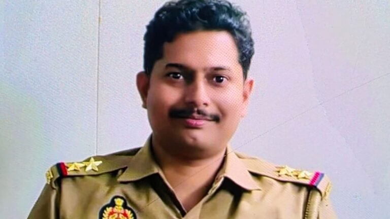 खाकी हुई शर्मसार, मथुरा में दरोगा ही निकले वसूली गैंग के सरगना, दो अपराधियों पर 25-25 हजार का इनाम