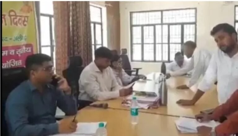 इगलास तहसील में संपूर्ण समाधान दिवस आयोजित, 28 शिकायतें प्राप्त, तीन का मौके पर निस्तारण