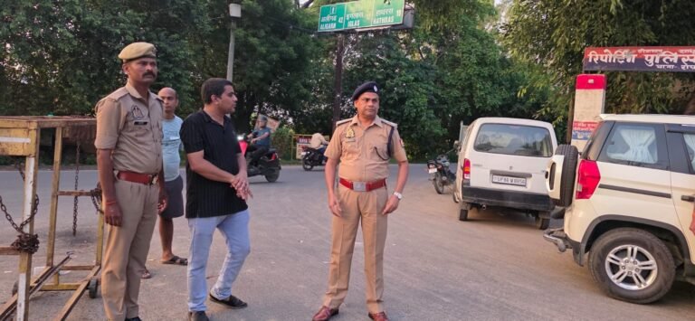 मथुरा में कांवड़ यात्रा सुरक्षा का एसपी ने लिया जायजा
