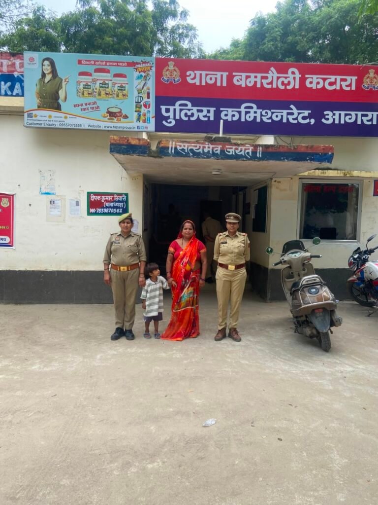 नवामिल चौराहे पर मिली चार वर्षीय बालिका, पुलिस ने मां से मिलाया
