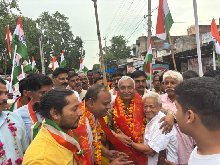 स्वतंत्रता दिवस के अमृतमहोत्सव राष्ट्रीय स्वाभिमान के तहत निकाली तिरंगा यात्रा