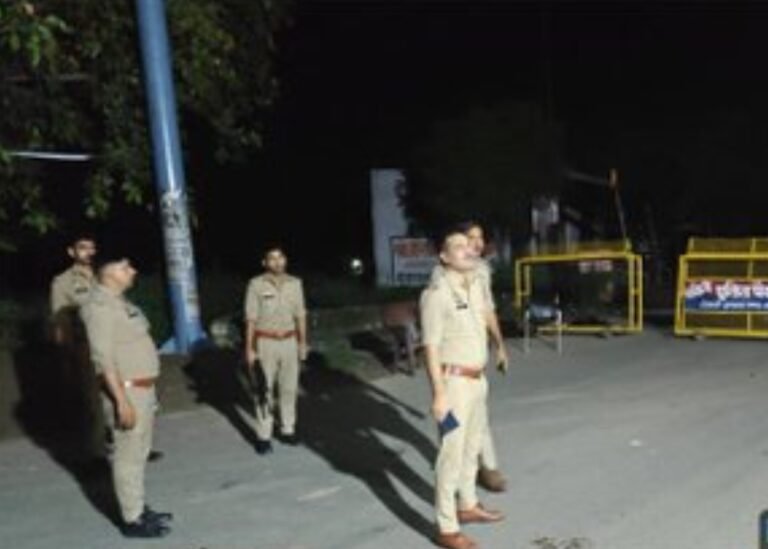 कांवड़ियों की सुरक्षा को लेकर इगलास पुलिस अलर्ट, थाना प्रभारी ने किया रात्रि गश्त