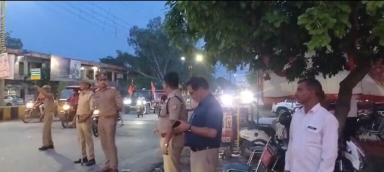 कांवड़ यात्रा को लेकर एटा पुलिस-प्रशासन अलर्ट, अधिकारियों ने कांवड़ मार्ग का किया निरीक्षण